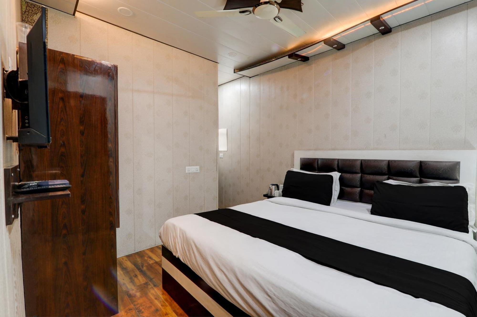 לקנאו Hotel O Ss Palace Inn מראה חיצוני תמונה