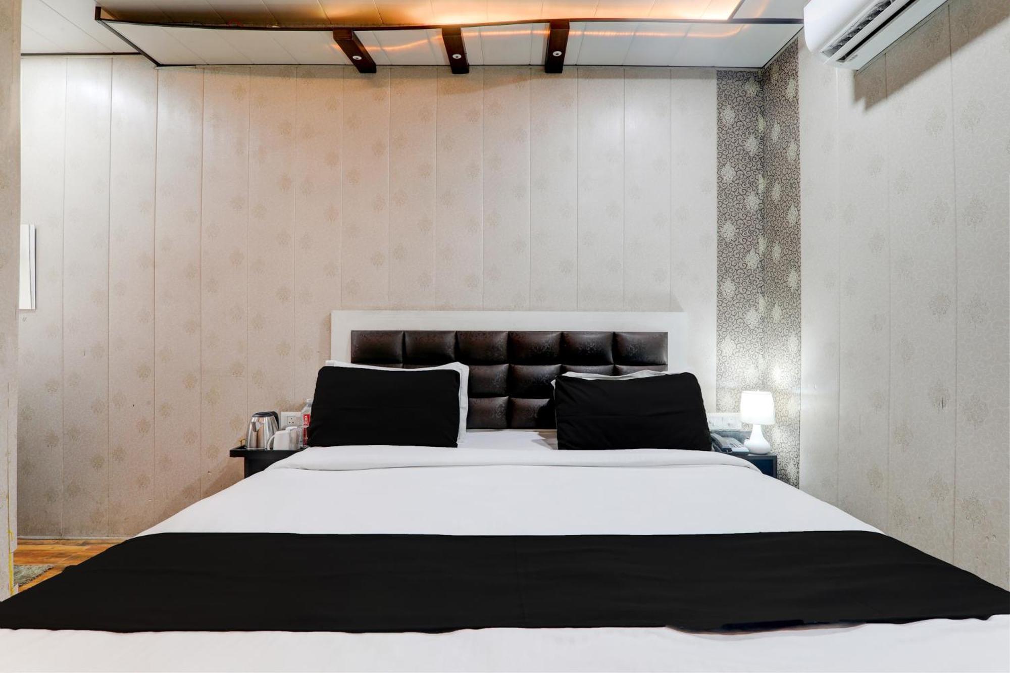 לקנאו Hotel O Ss Palace Inn מראה חיצוני תמונה